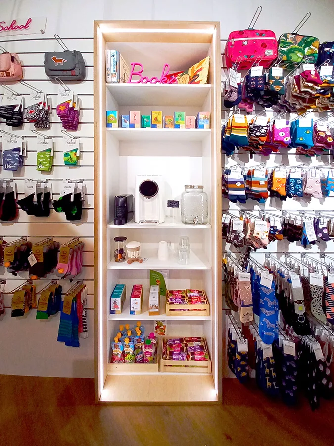 Skibi s kavárnou a hernou