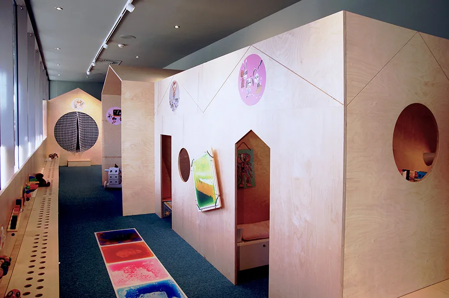 Skibi s kavárnou a hernou
